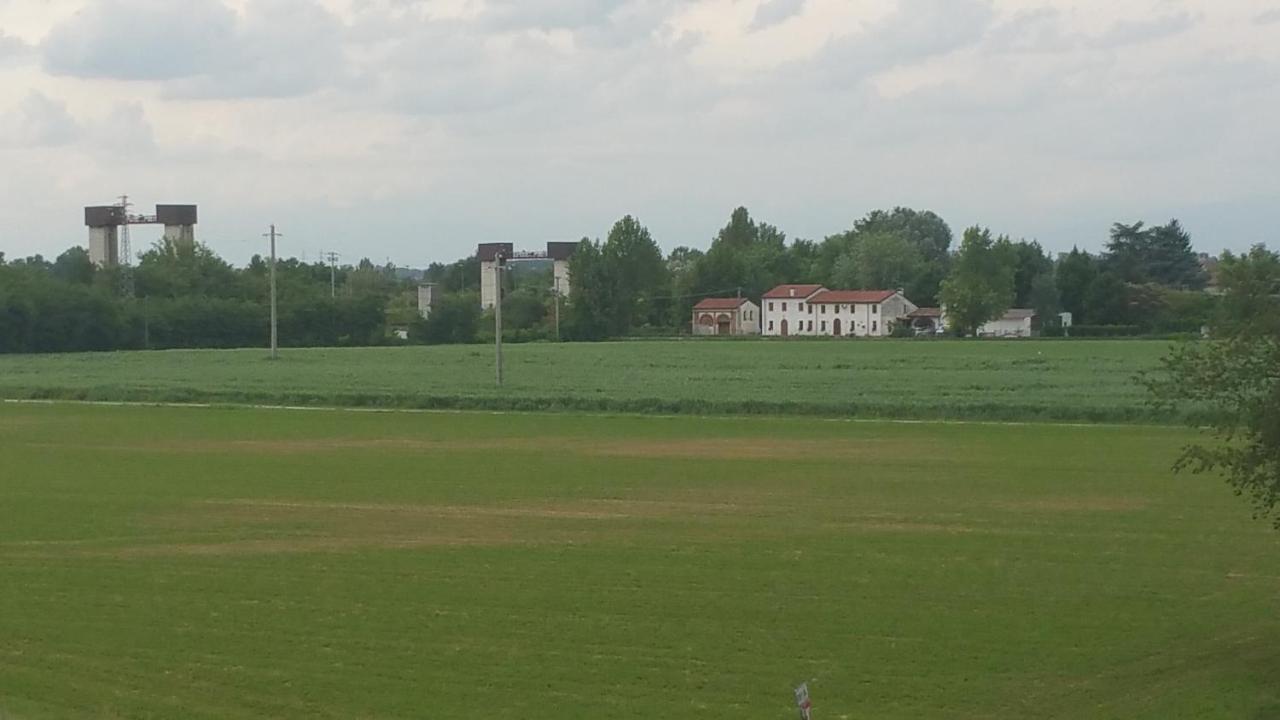 RoncoferraroLa Casa Delle Rondini住宿加早餐旅馆 外观 照片
